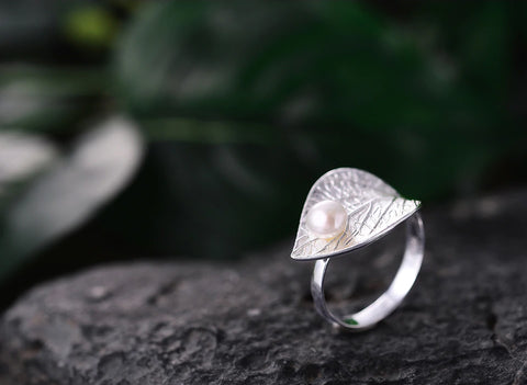 Handcrafted Morning Dew on a Leave with Fresh Water Pearl